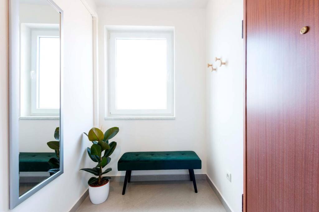 Cozy Apartment With Private Parking Medulin Eksteriør bilde
