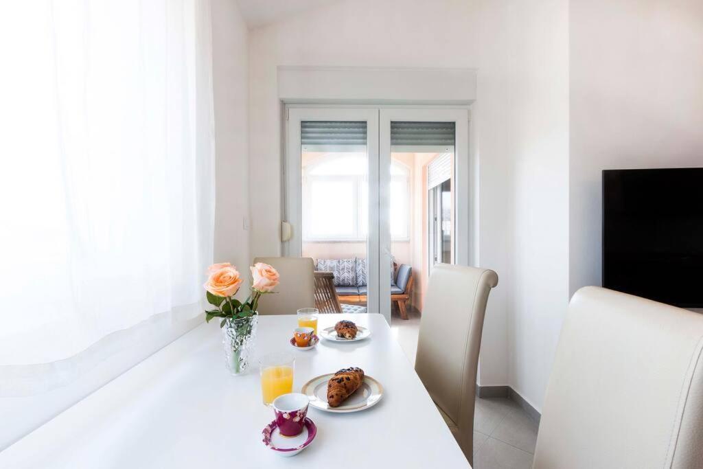 Cozy Apartment With Private Parking Medulin Eksteriør bilde